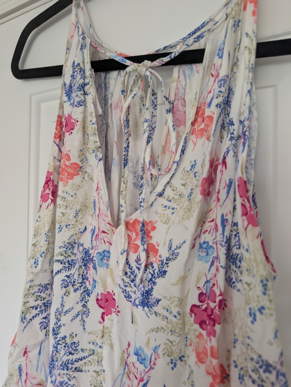 Women’s Floral Tie-Front Sleeveless Summer Top - White with Pink & Blue